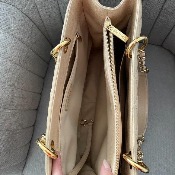Chanel GST (Grand Shopping Tote) - Picture 6 of 10